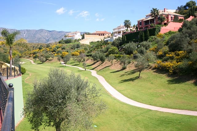 Chalet de 4 habitaciones en Mijas Golf, Mijas en venta con piscina garaje - 1.500.000 € (Ref: 8528231)