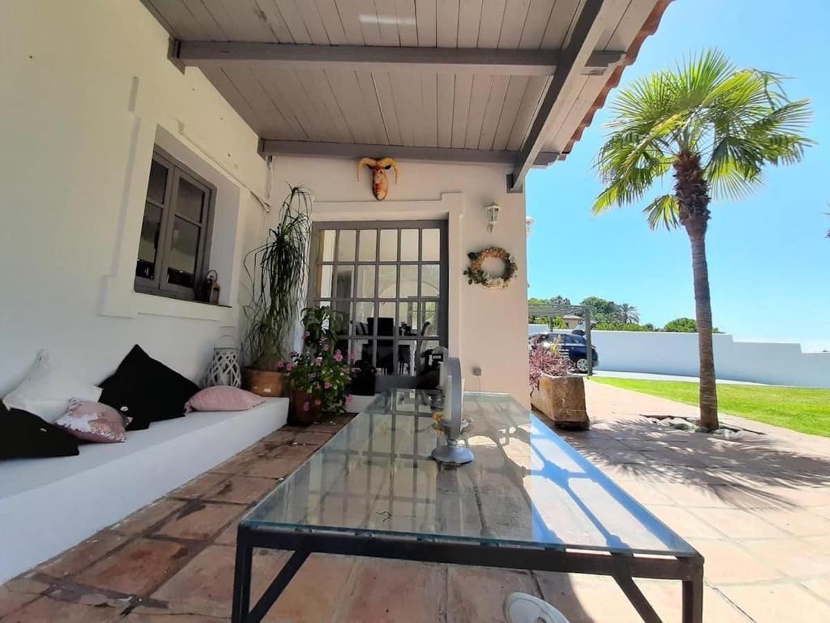 5 Zimmer Villa zu vermieten in Estepona mit Pool Garage - 5.250 € (Ref: 8548694)