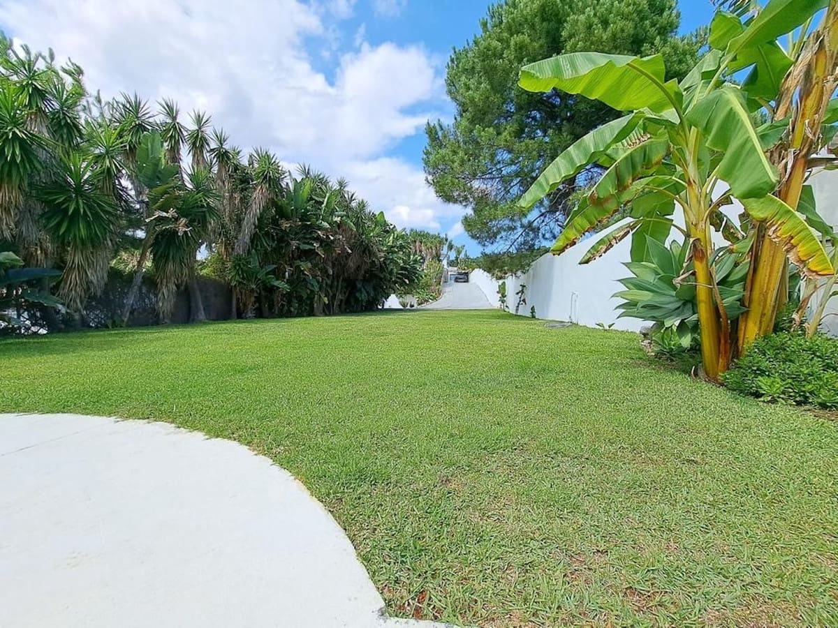 5 Zimmer Villa zu vermieten in Estepona mit Pool Garage - 5.250 € (Ref: 8548694)