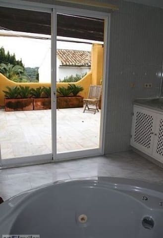 3 soveværelse Villa til leje i Elviria, Marbella med swimmingpool - € 2.900 (Ref: 8550168)