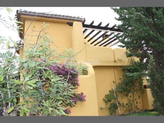 3 soveværelse Villa til leje i Elviria, Marbella med swimmingpool - € 2.900 (Ref: 8550168)