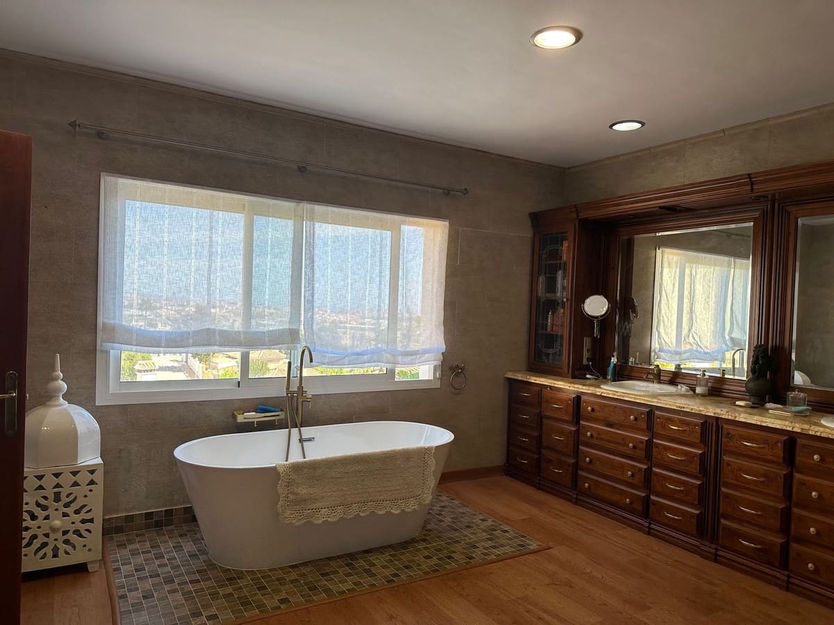 2 sypialnia Willa na sprzedaż w Cerro del Aguila z garażem - 695 000 € (Ref: 8598442)