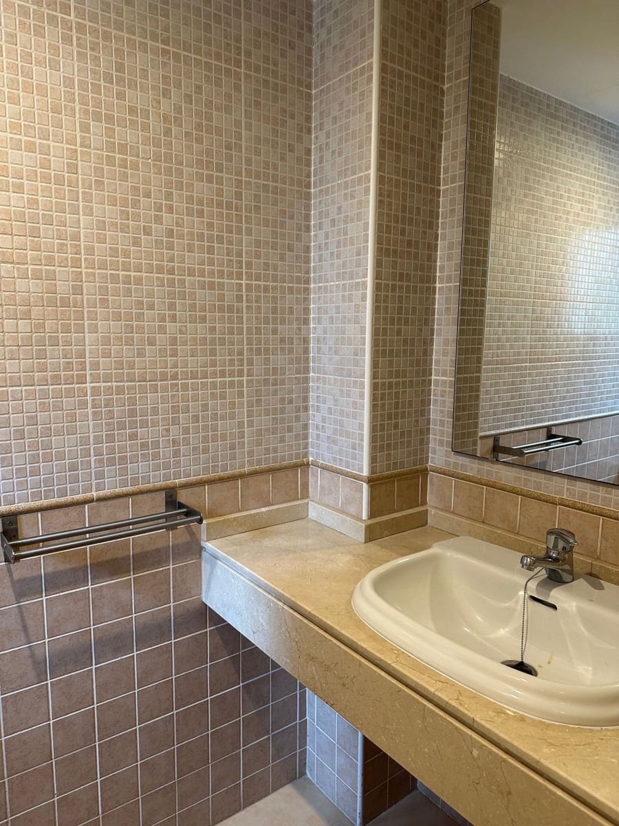 3 quarto Moradia Geminada para arrendar em Riviera del Sol com piscina garagem - 2 000 € (Ref: 8751764)