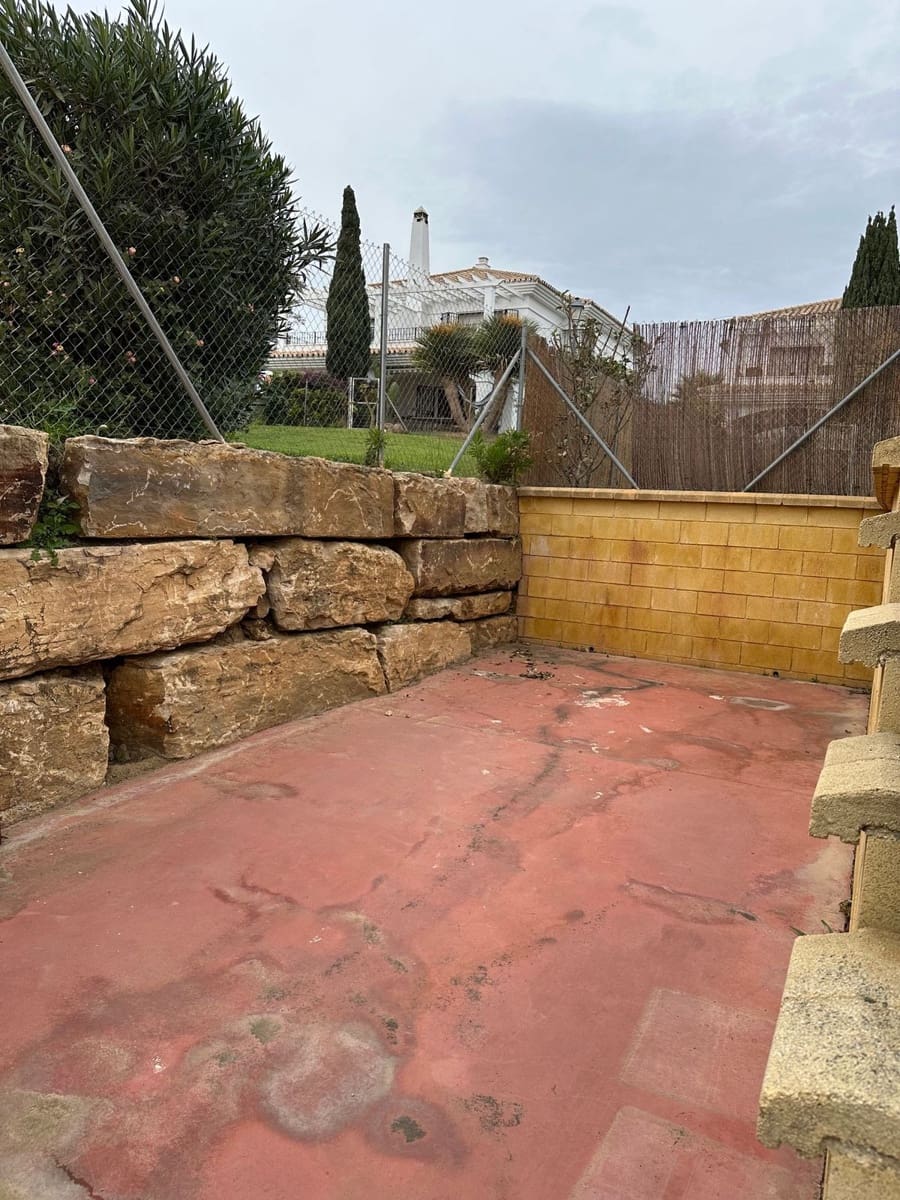 3 quarto Moradia Geminada para arrendar em Riviera del Sol com piscina garagem - 2 000 € (Ref: 8751764)