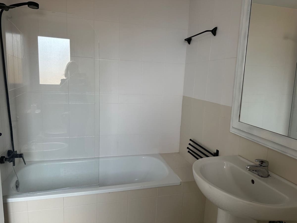 Maison de Ville de 3 chambres à louer à Riviera del Sol avec piscine garage - 2 000 € (Ref: 8947651)