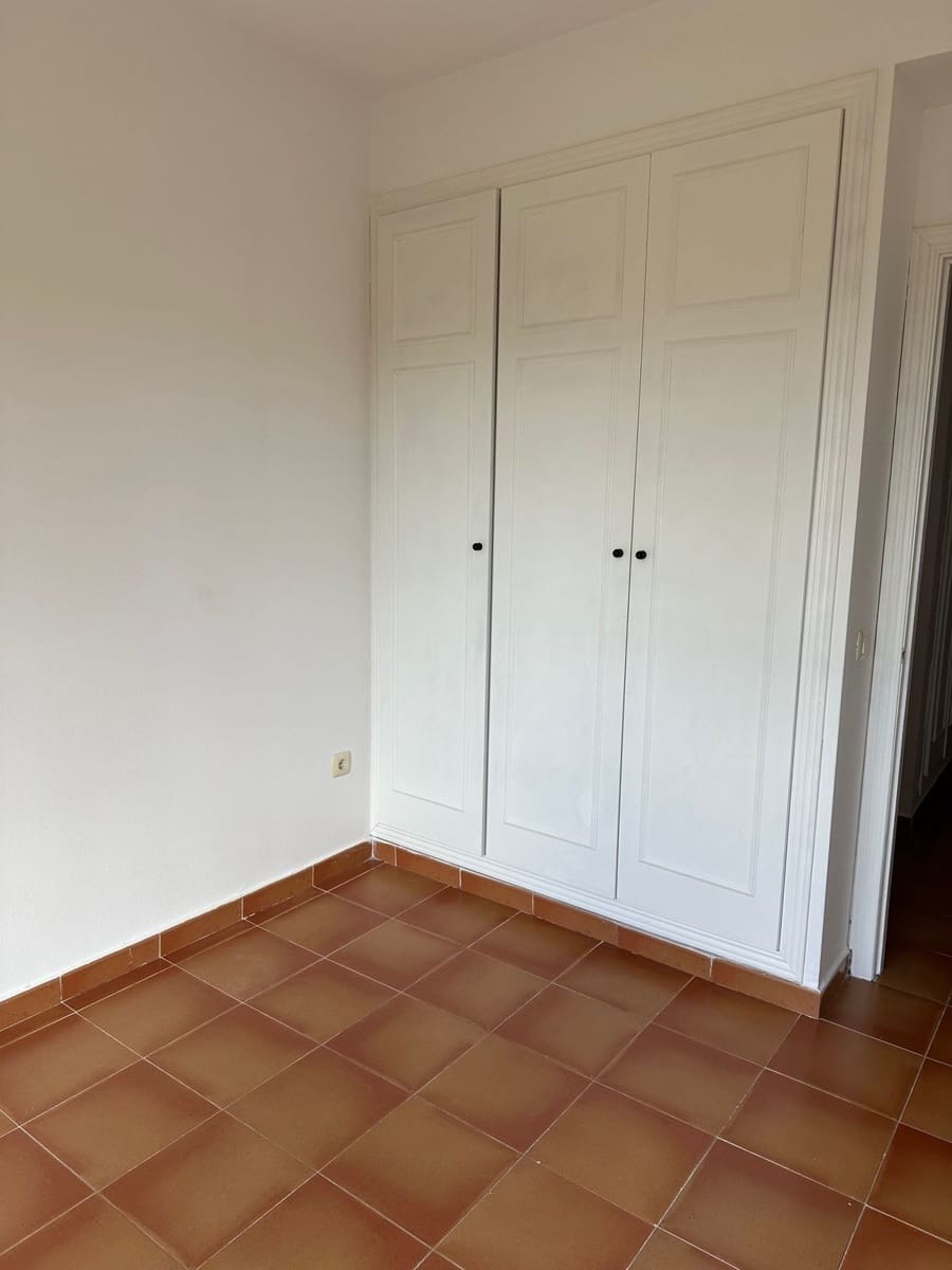 Maison de Ville de 3 chambres à louer à Riviera del Sol avec piscine garage - 2 000 € (Ref: 8947651)