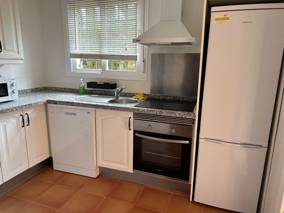 Maison de Ville de 3 chambres à louer à Riviera del Sol avec piscine garage - 2 000 € (Ref: 8947651)