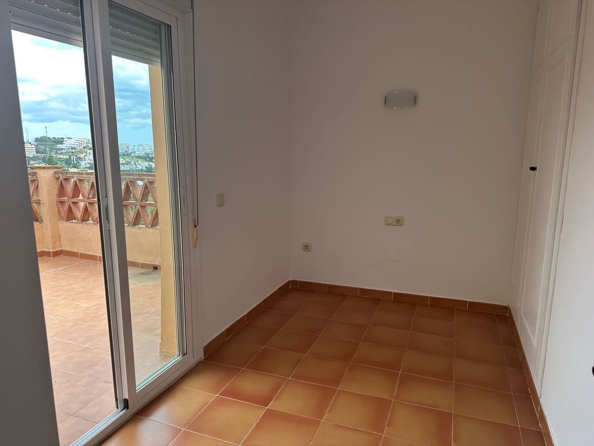 Maison de Ville de 3 chambres à louer à Riviera del Sol avec piscine garage - 2 000 € (Ref: 8947651)