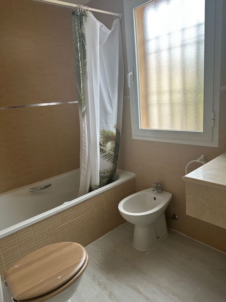 Maison de Ville de 3 chambres à louer à Riviera del Sol avec piscine garage - 2 000 € (Ref: 8947651)