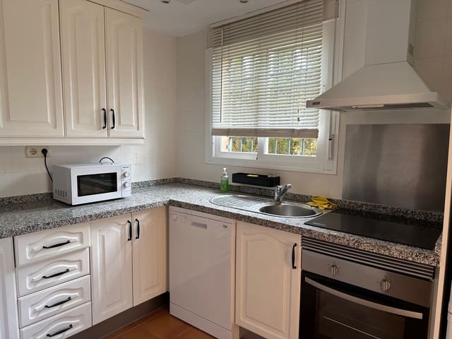 3 sypialnia Dom do wynajęcia w Riviera del Sol, Mijas z basenem garażem - 2 000 € (Ref: 8947651)