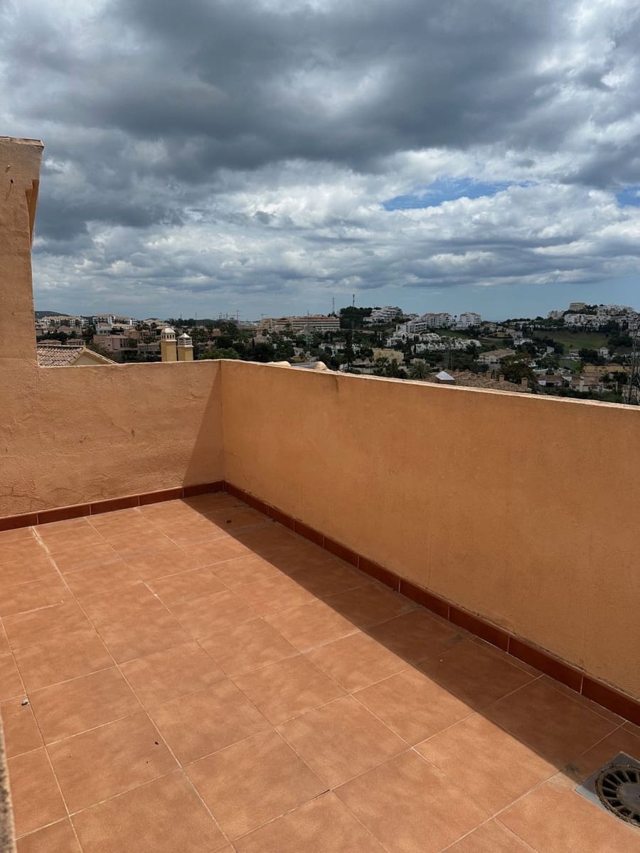 Maison de Ville de 3 chambres à louer à Riviera del Sol avec piscine garage - 2 000 € (Ref: 8947651)