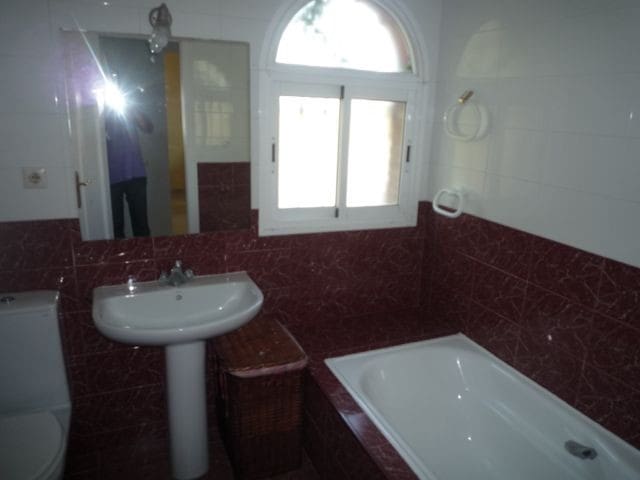 2 soveværelse Lejlighed til leje i El Faro med swimmingpool - € 1.100 (Ref: 9061824)