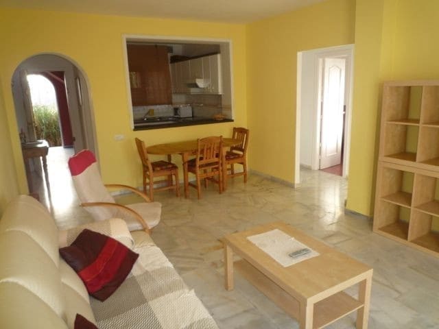 2 soveværelse Lejlighed til leje i El Faro med swimmingpool - € 1.100 (Ref: 9061824)