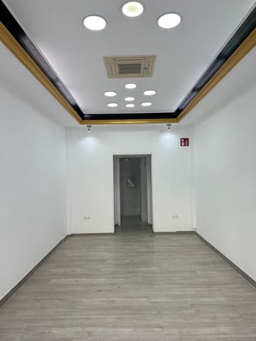 Bedrift til salgs i Puerto Banus, Marbella - € 590 000 (Ref: 9219287)