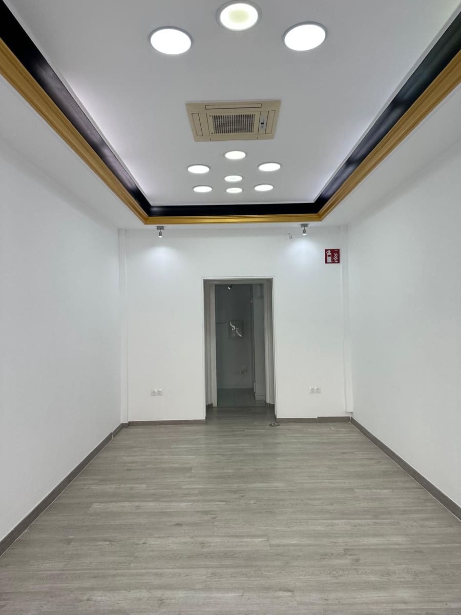 Bedrift til leie i Puerto Banus - € 3 000 (Ref: 9219288)