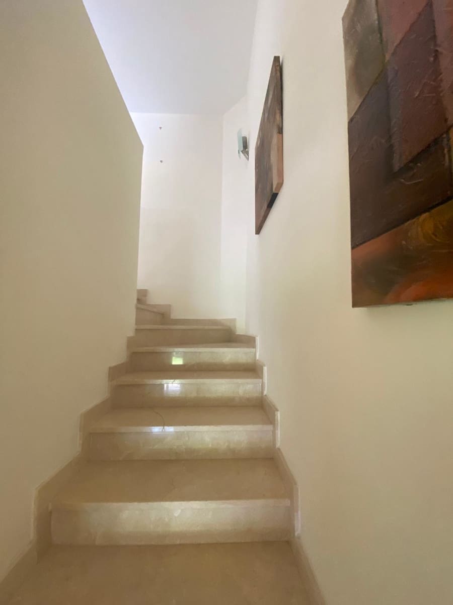 3 camera da letto Villetta Bifamiliare da affittare in Riviera del Sol con piscina garage - 2.000 € (Rif: 9397882)