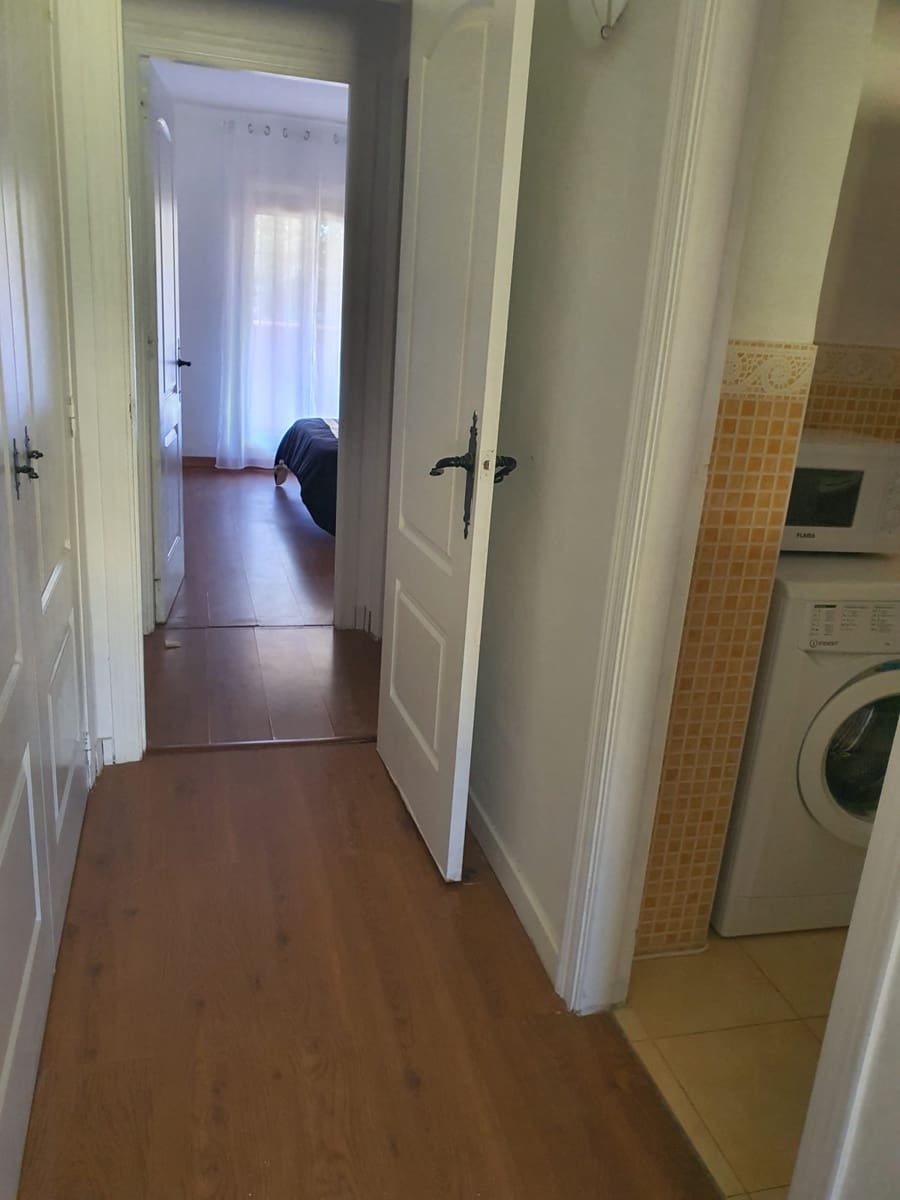 3 bedroom Apartment for sale in Calahonda with pool - € 419,500 (Ref: 9496473)