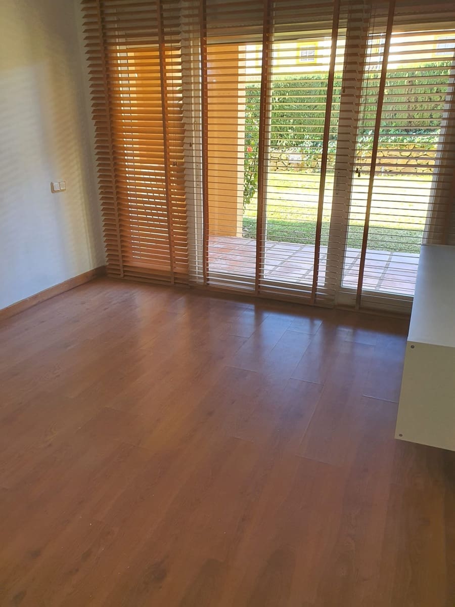 3 bedroom Apartment for sale in Calahonda with pool - € 419,500 (Ref: 9496473)