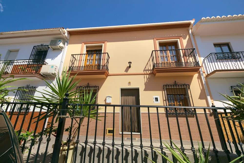 4 bedroom Terraced Villa for sale in Periana with garage € 134,900