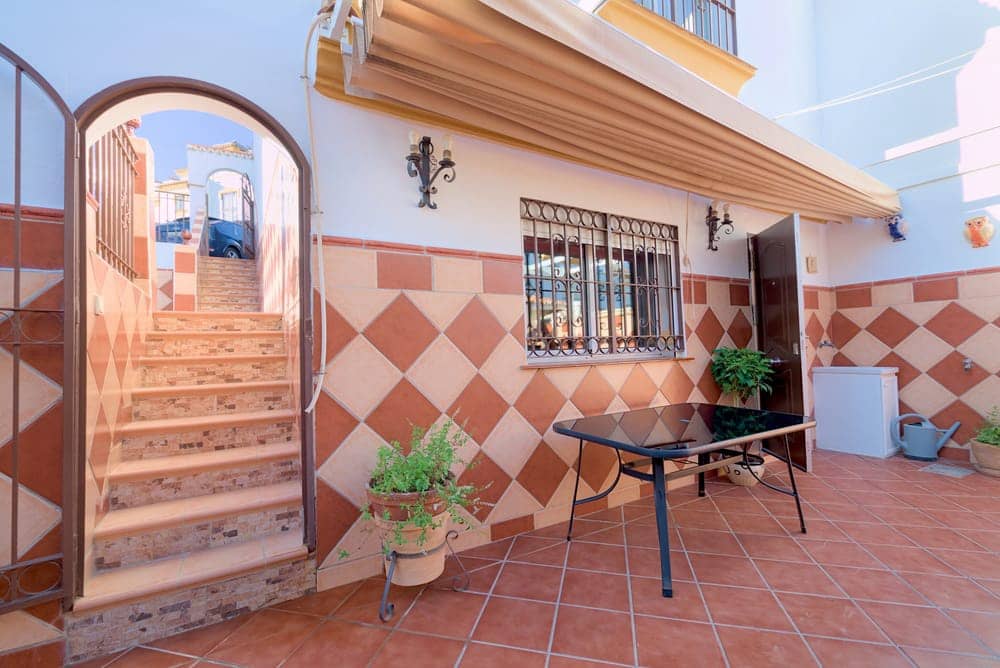 3 sypialnia Dom blizniak na sprzedaż w Velez-Malaga z basenem garażem - 410 000 € (Ref: 8489357)