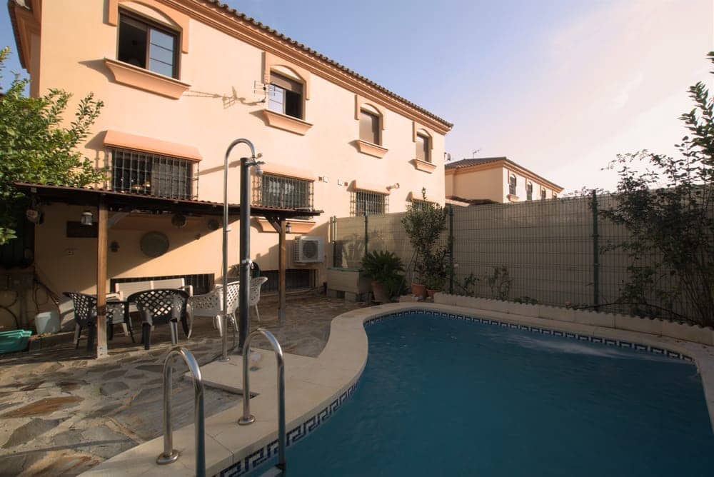 3 soveværelse Villa til salg i Alhaurin de la Torre med swimmingpool garage - € 525.000 (Ref: 8969596)