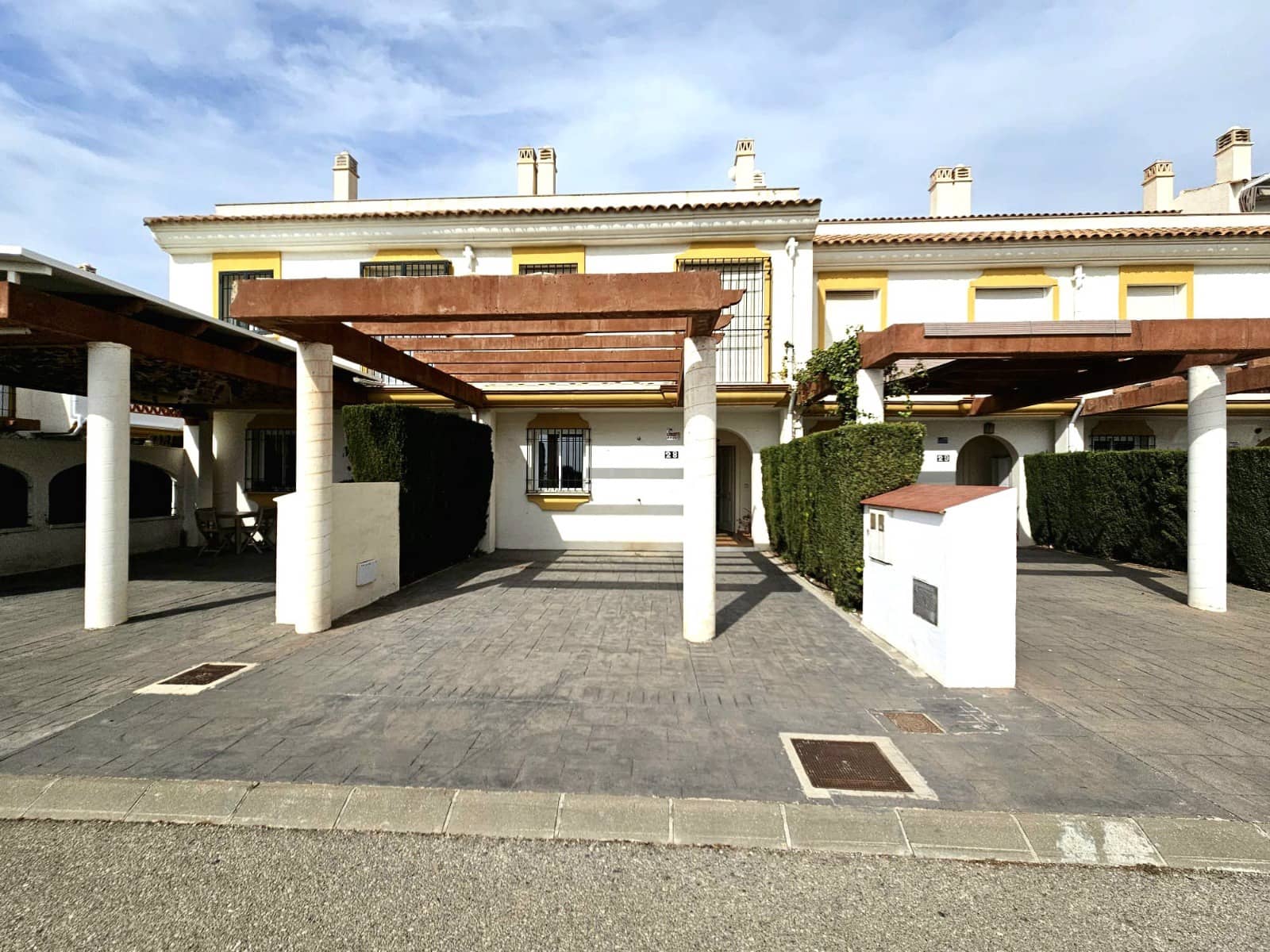 3 soveværelse Rækkehus til salg i Rincon de la Victoria med swimmingpool garage - € 583.500 (Ref: 8980020)