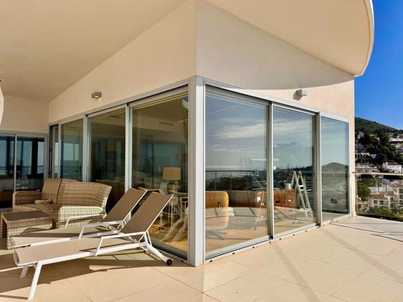 3 soverom Penthouse til salgs i Benalmadena med svømmebasseng garasje - € 1 148 000 (Ref: 9009875)