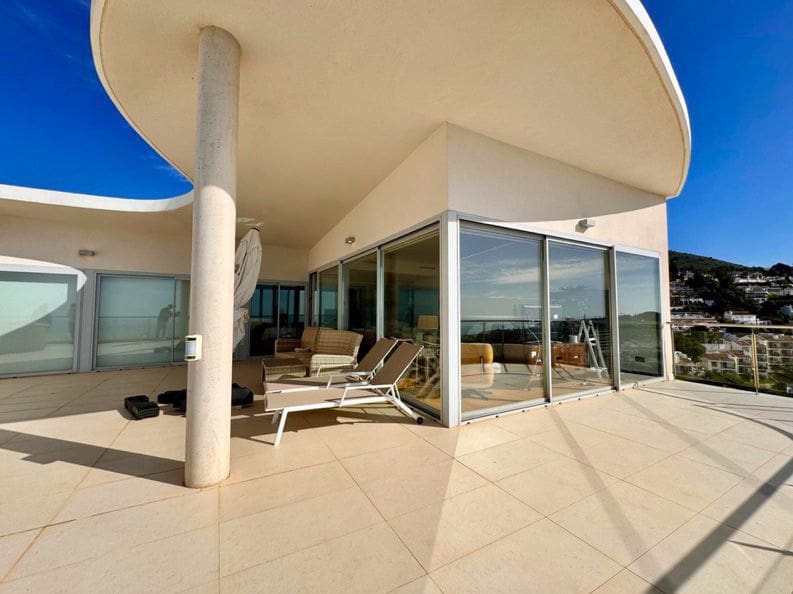 3 soverom Penthouse til salgs i Benalmadena med svømmebasseng garasje - € 1 148 000 (Ref: 9009875)