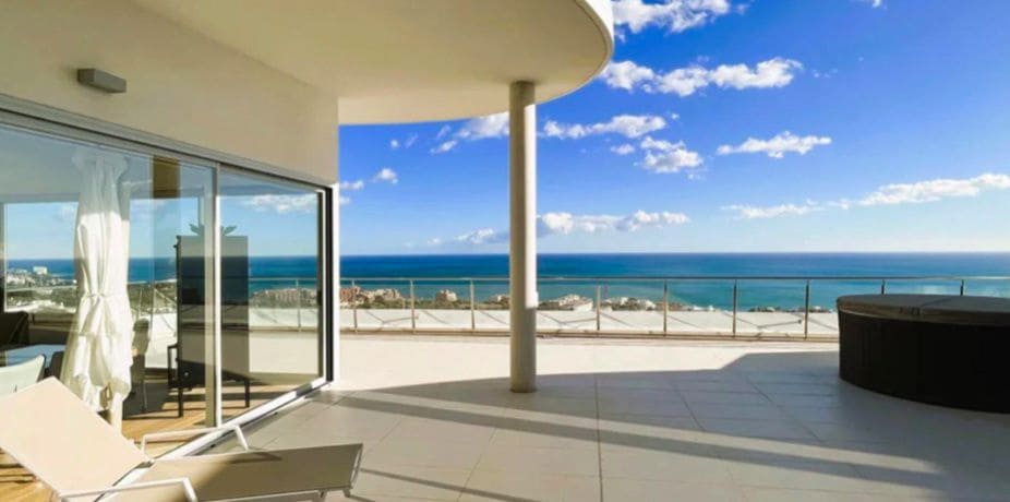 3 soverom Penthouse til salgs i Benalmadena med svømmebasseng garasje - € 1 148 000 (Ref: 9009875)