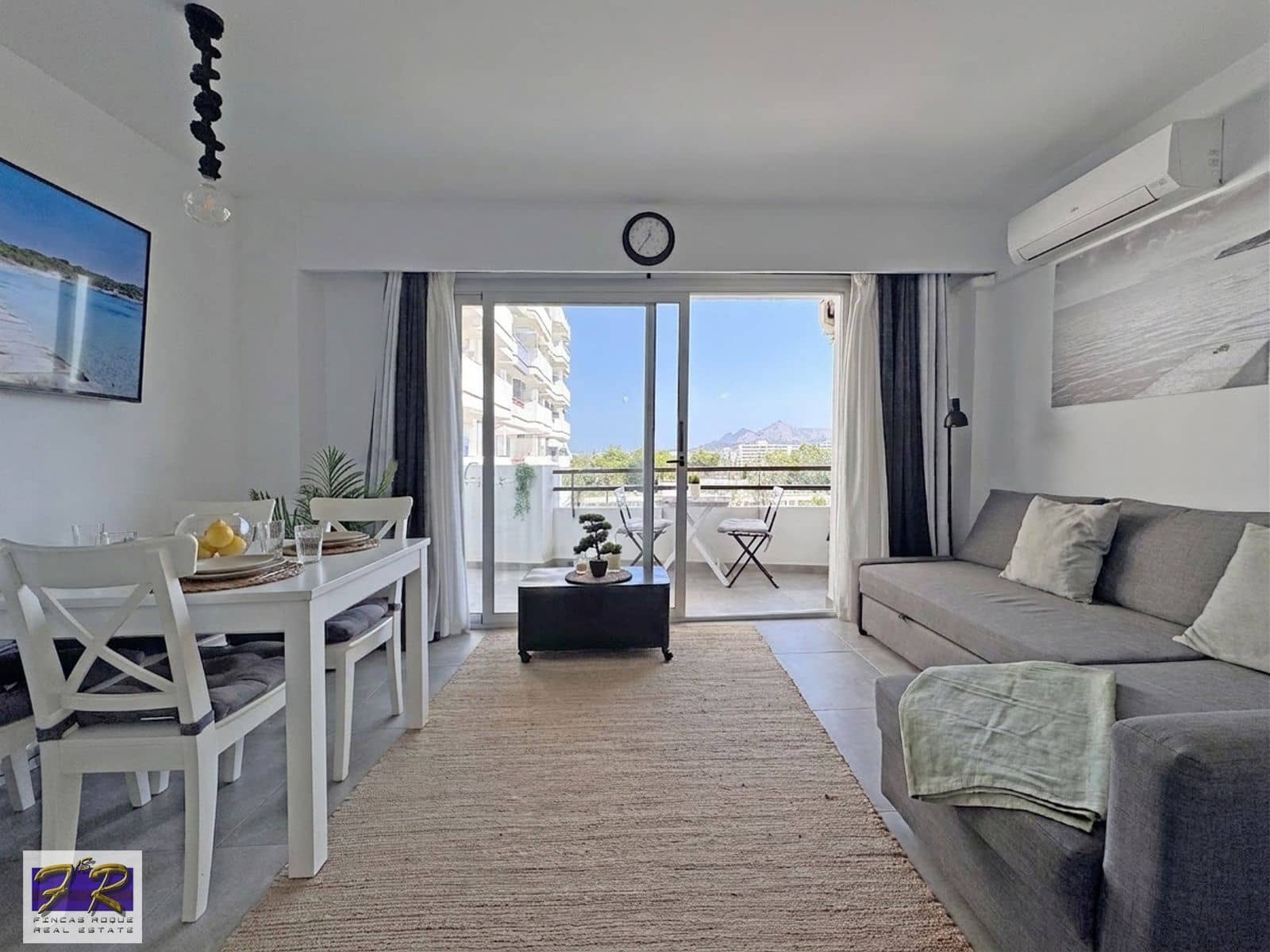 Flat for sale in Puerto de Alcudia with pool - € 235,000 (Ref: 10021914)