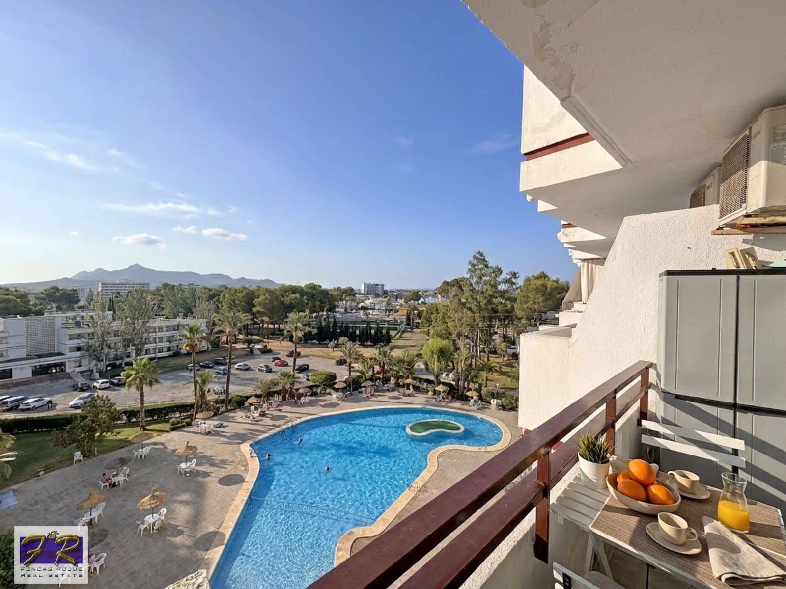 Flat for sale in Puerto de Alcudia with pool - € 235,000 (Ref: 10021914)