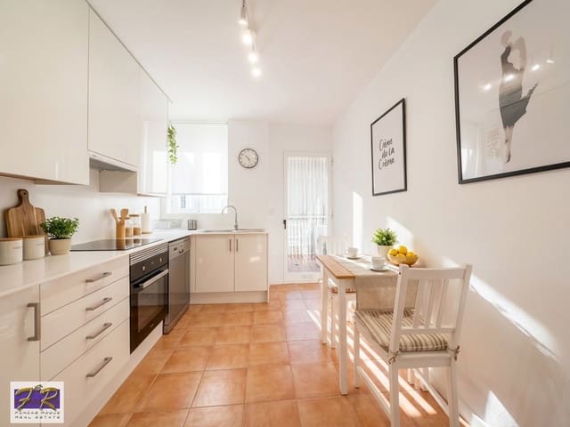 2 makuuhuone Asunto myytävänä paikassa Port de Pollença, Pollensa / Pollença mukana 
autotalli - 398 000 € (Ref: 10023184)