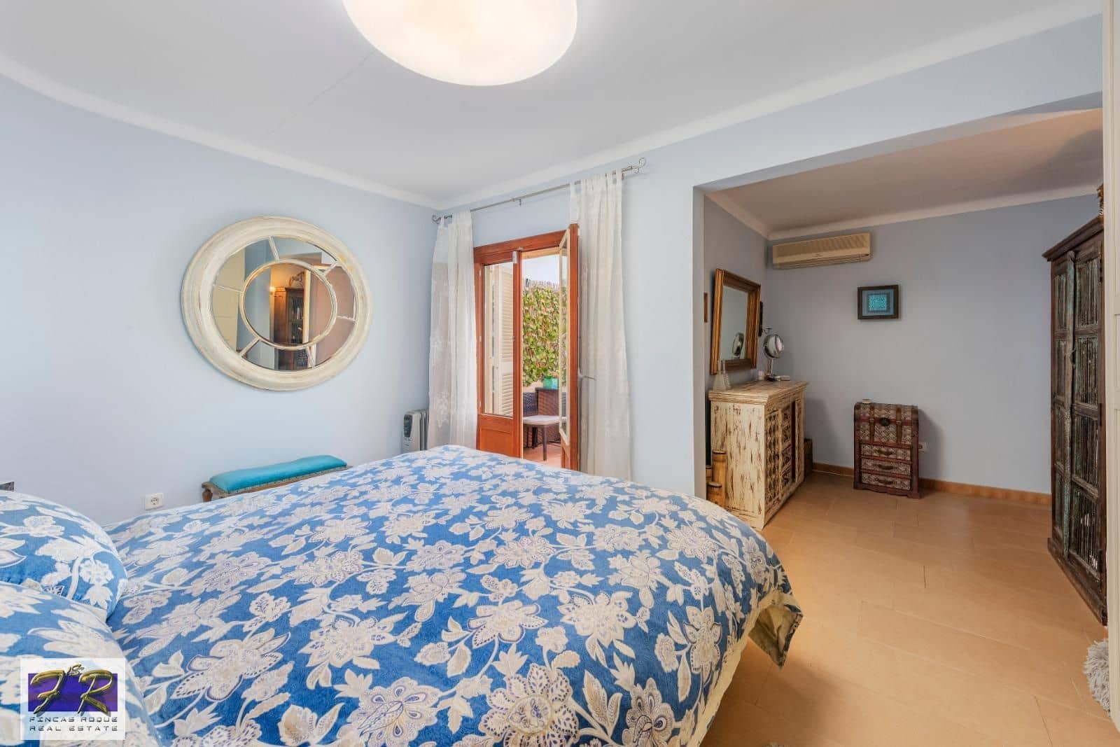 5 bedroom Villa for sale in Aucanada with pool garage - € 1,275,000 (Ref: 10183562)