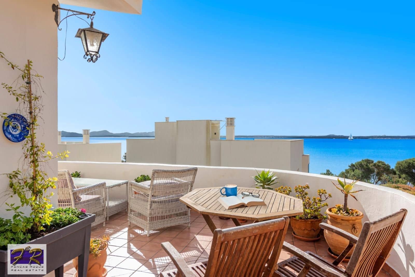 5 bedroom Villa for sale in Aucanada with pool garage - € 1,275,000 (Ref: 10183562)