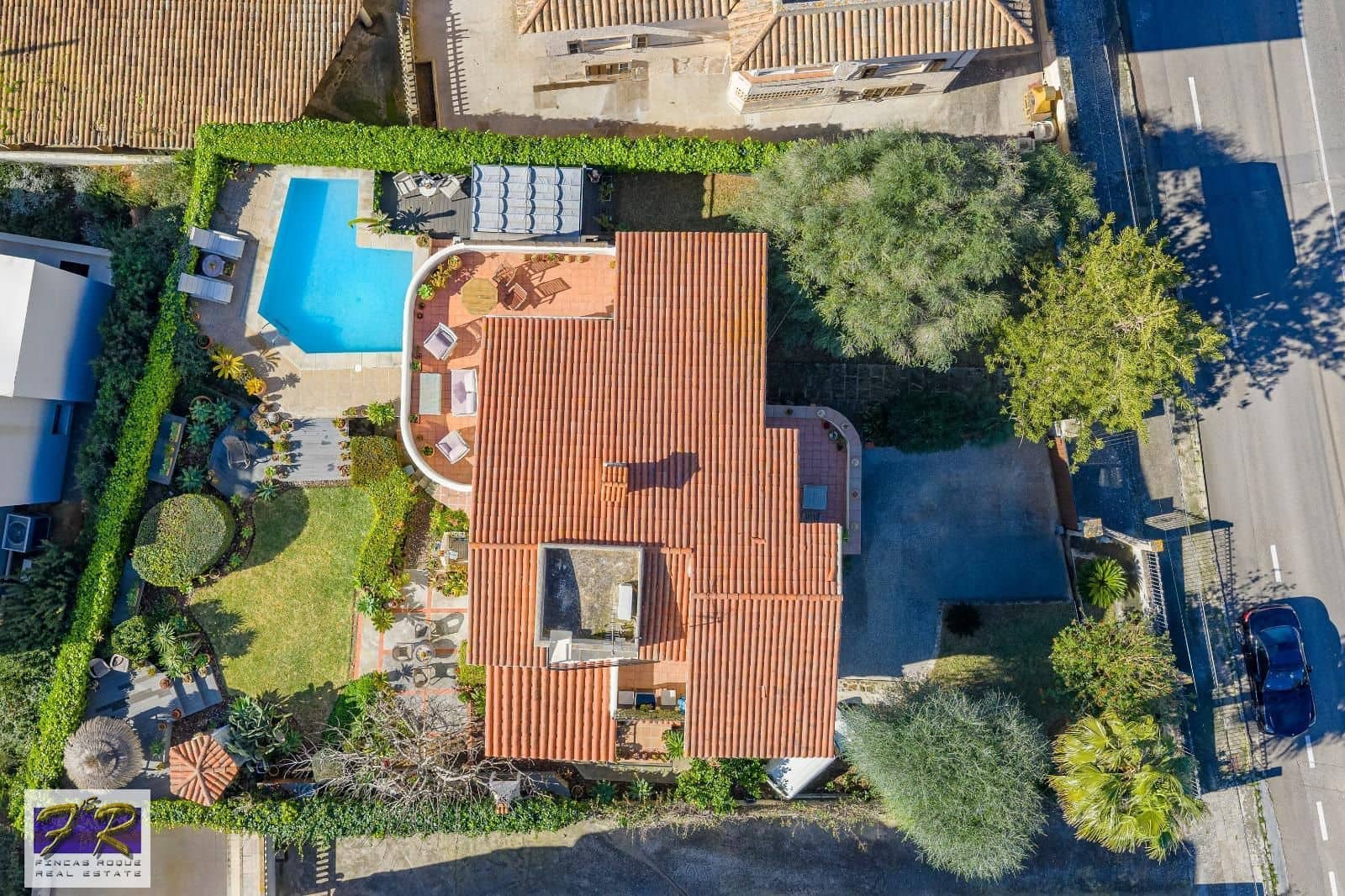 5 bedroom Villa for sale in Aucanada with pool garage - € 1,275,000 (Ref: 10183562)