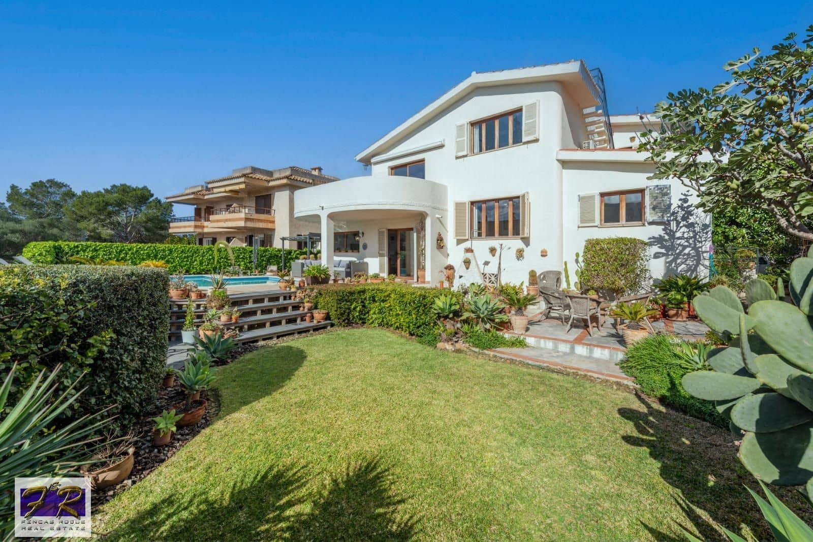 5 bedroom Villa for sale in Aucanada with pool garage - € 1,275,000 (Ref: 10183562)