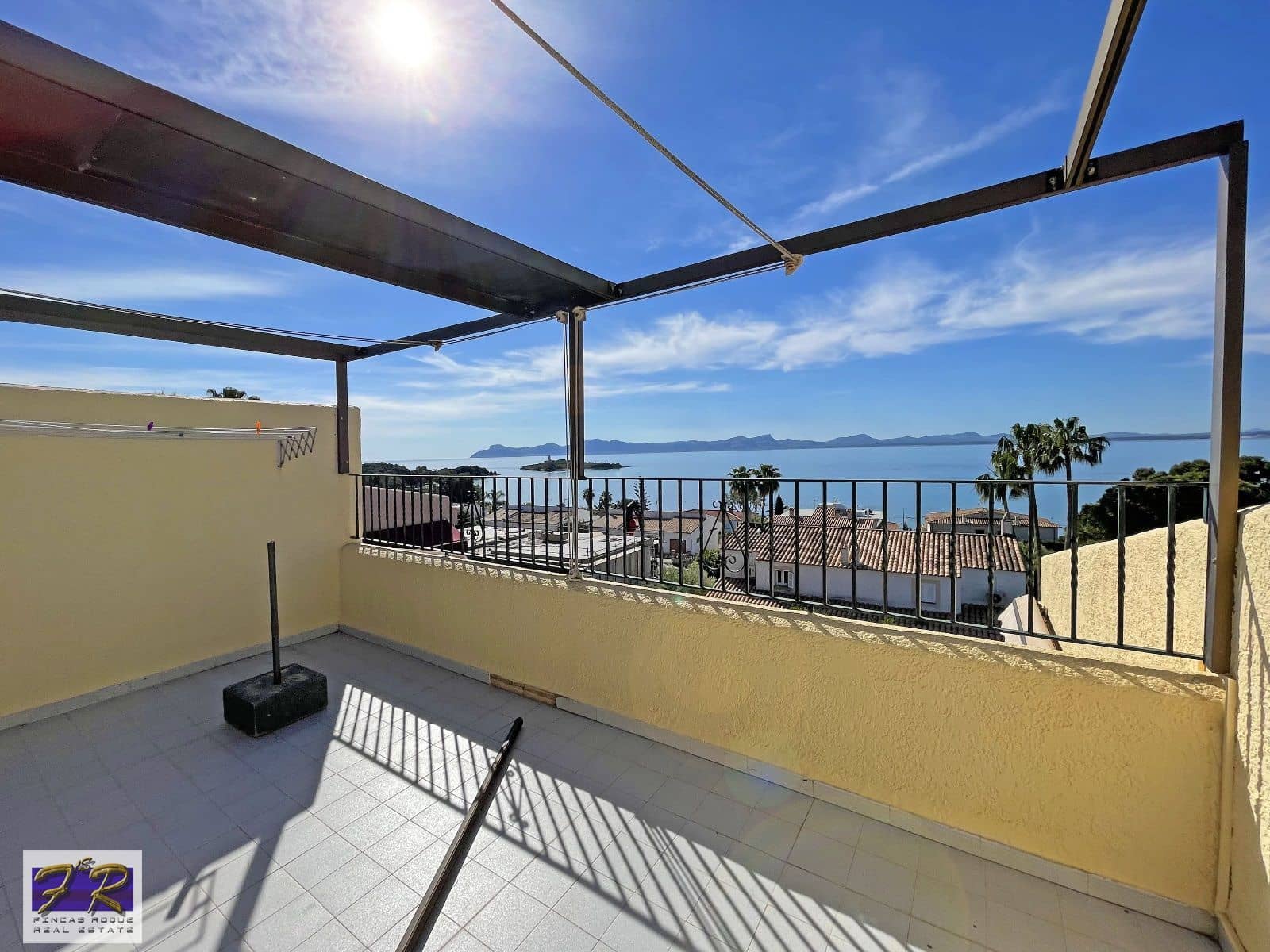 5 soverom Villa til salgs i Aucanada med svømmebasseng garasje - € 1 591 000 (Ref: 7862874)