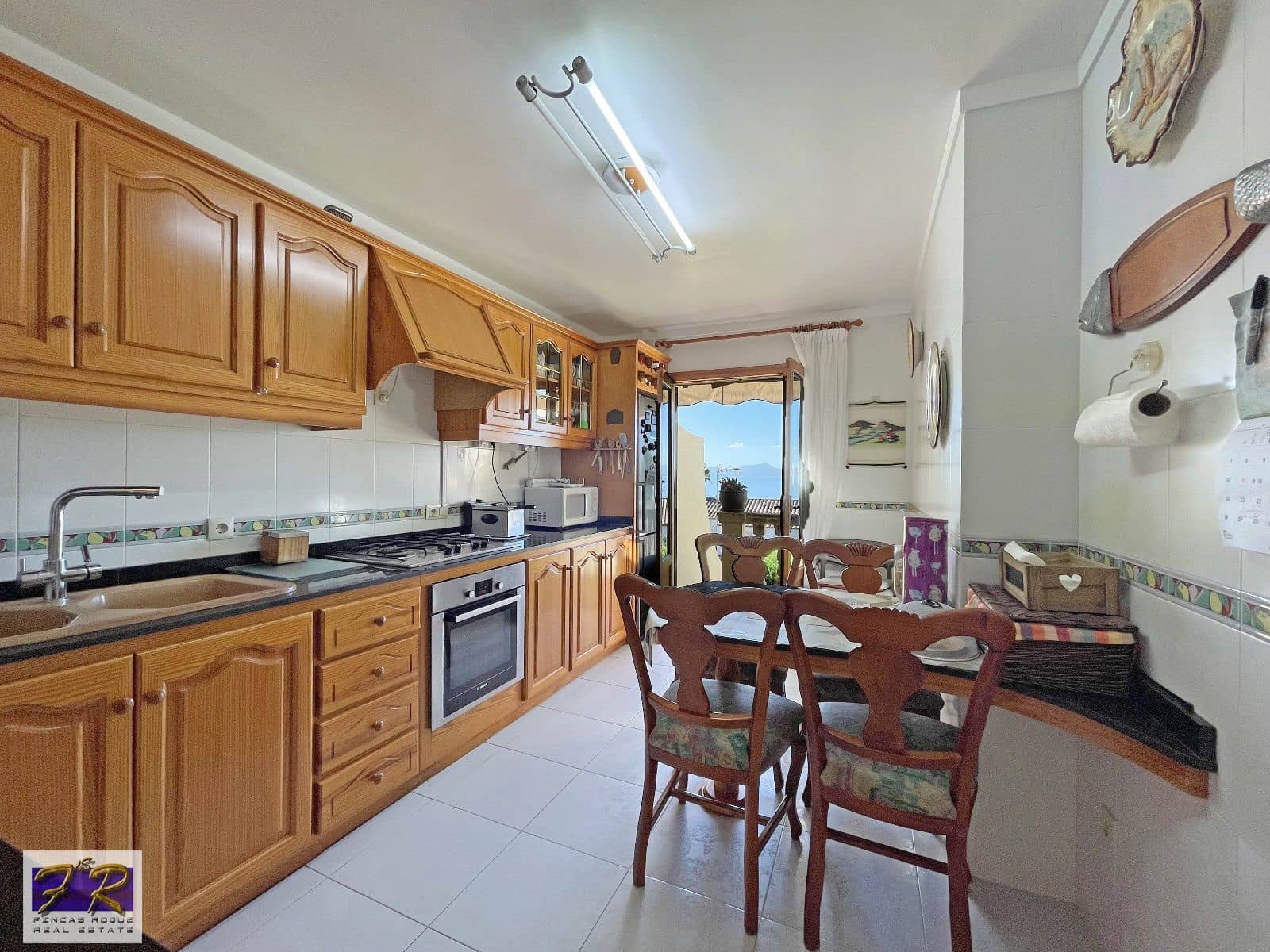 5 soverom Villa til salgs i Aucanada med svømmebasseng garasje - € 1 591 000 (Ref: 7862874)