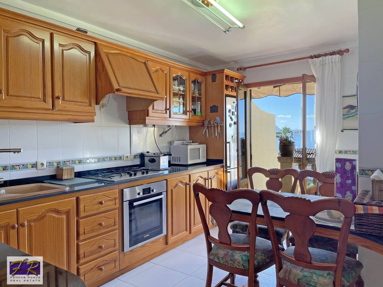 5 soverom Villa til salgs i Aucanada med svømmebasseng garasje - € 1 591 000 (Ref: 7862874)