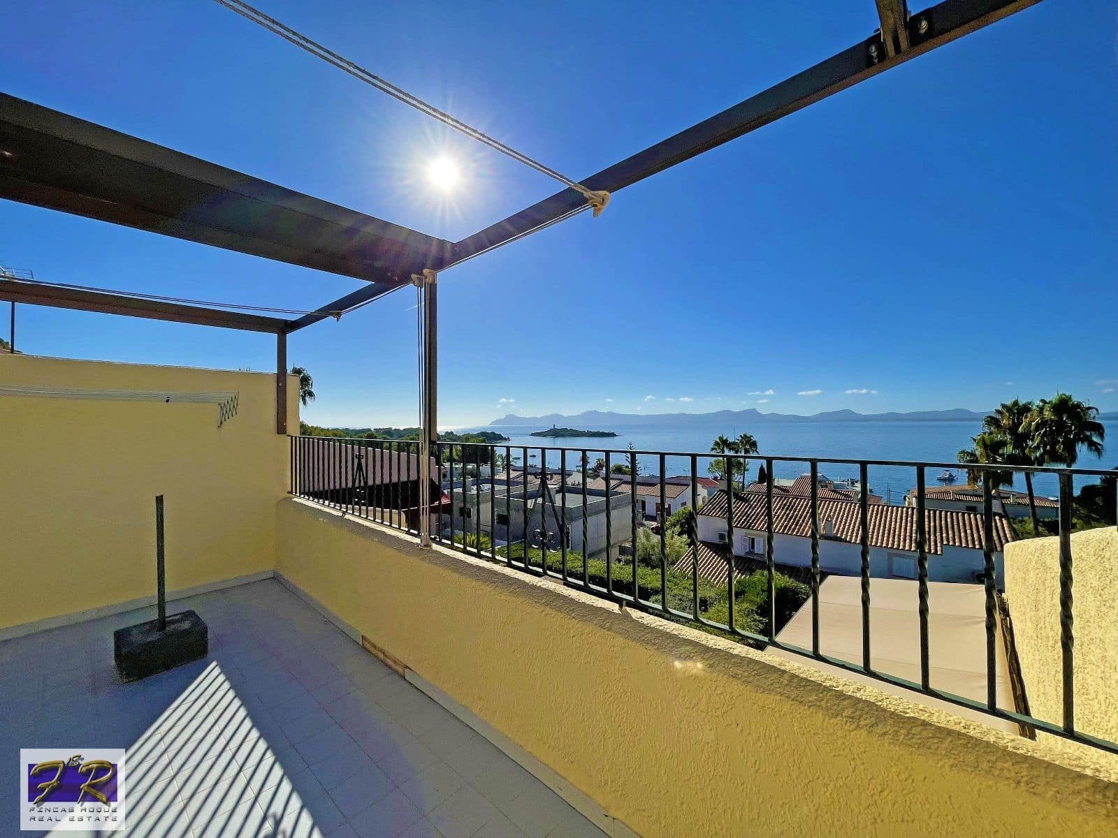 5 soverom Villa til salgs i Aucanada med svømmebasseng garasje - € 1 591 000 (Ref: 7862874)