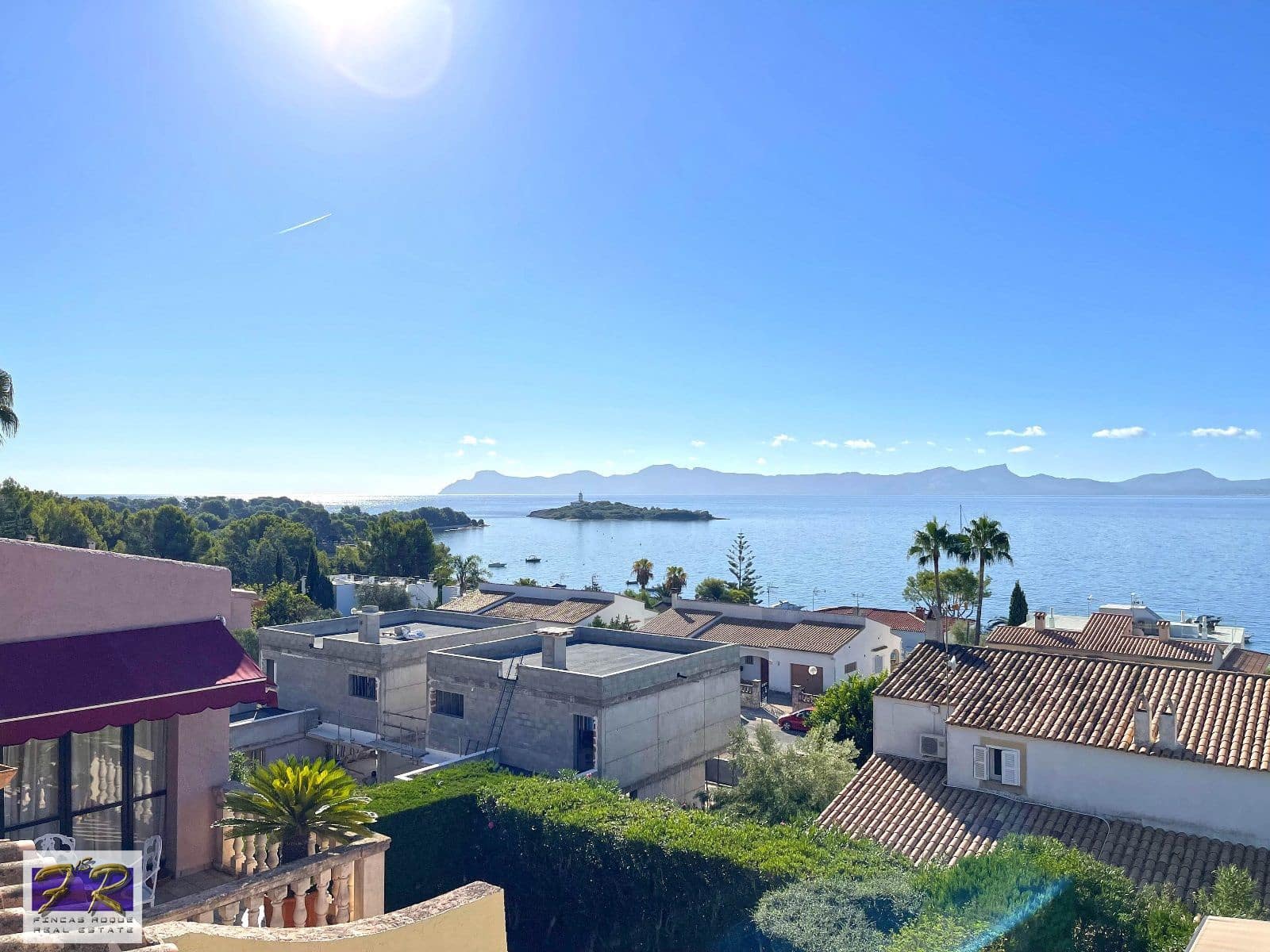 5 soverom Villa til salgs i Aucanada med svømmebasseng garasje - € 1 591 000 (Ref: 7862874)