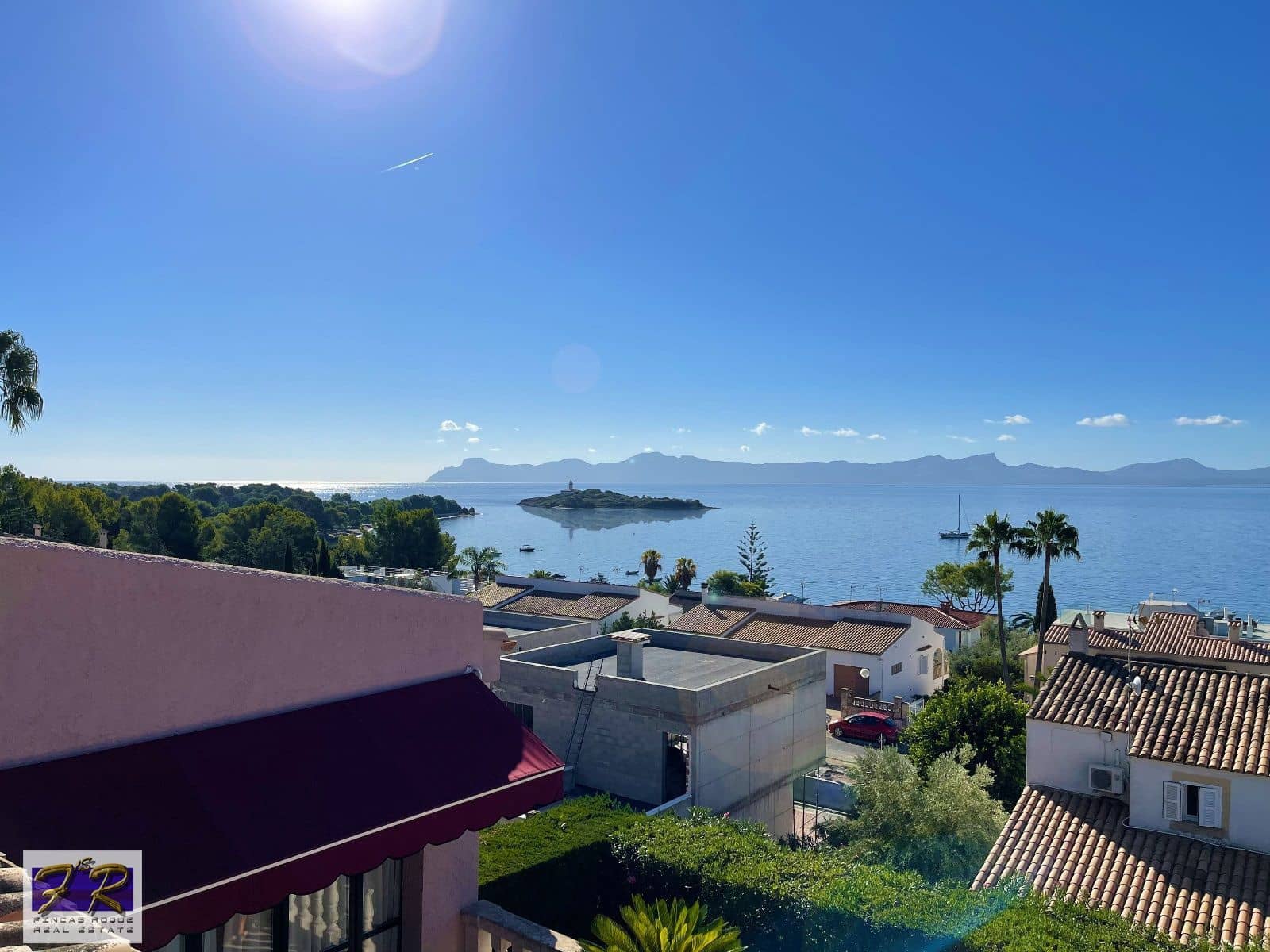 5 soverom Villa til salgs i Aucanada med svømmebasseng garasje - € 1 591 000 (Ref: 7862874)