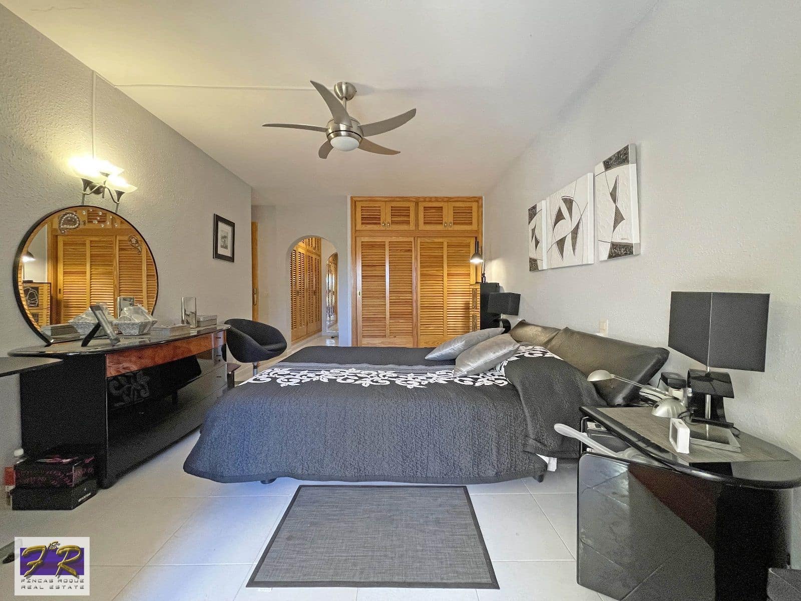 5 soverom Villa til salgs i Aucanada med svømmebasseng garasje - € 1 591 000 (Ref: 7862874)