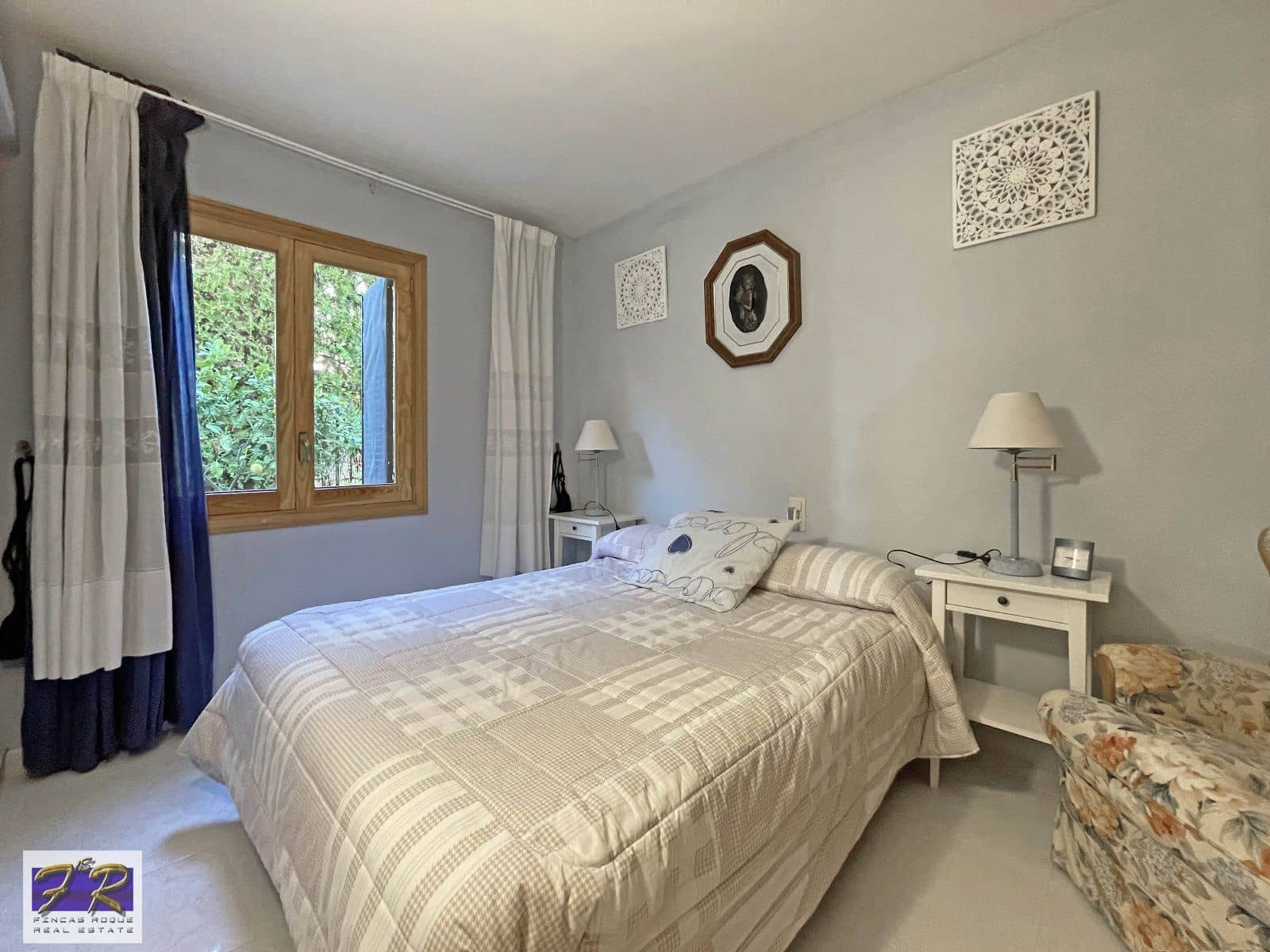 5 soverom Villa til salgs i Aucanada med svømmebasseng garasje - € 1 591 000 (Ref: 7862874)