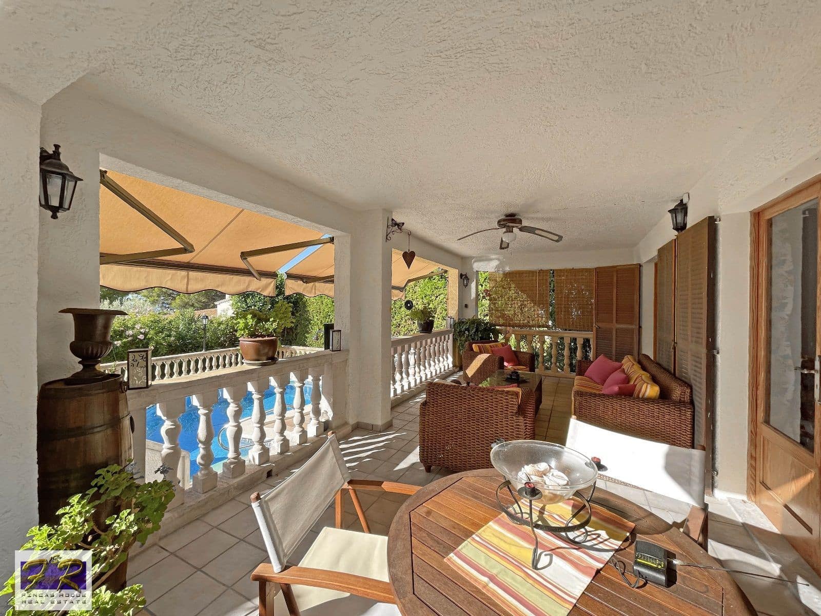 5 soverom Villa til salgs i Aucanada med svømmebasseng garasje - € 1 591 000 (Ref: 7862874)