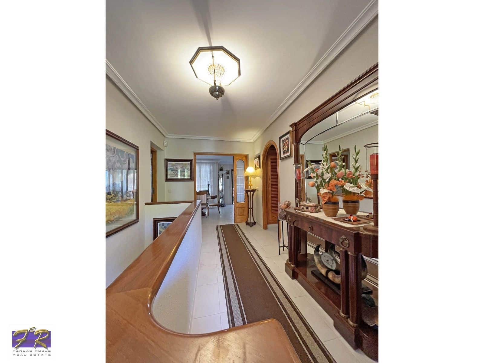 5 soverom Villa til salgs i Aucanada med svømmebasseng garasje - € 1 591 000 (Ref: 7862874)