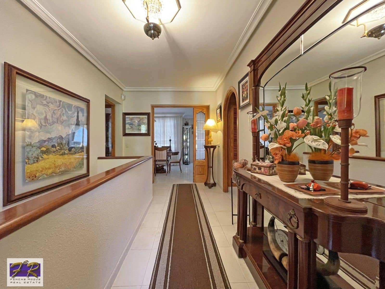 5 soverom Villa til salgs i Aucanada med svømmebasseng garasje - € 1 591 000 (Ref: 7862874)