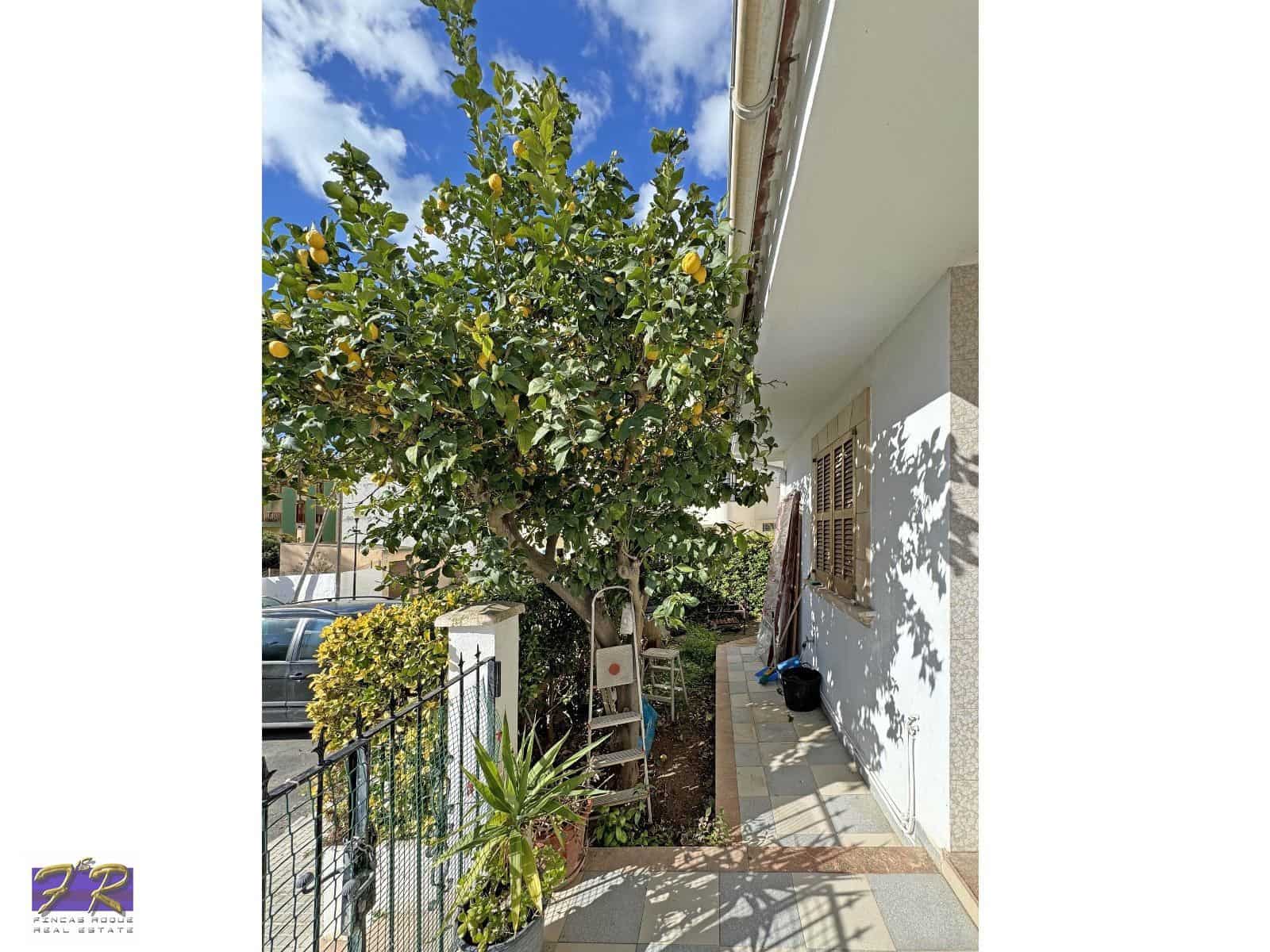 3 bedroom Villa for sale in Puerto de Alcudia with garage - € 550,000 (Ref: 8190207)