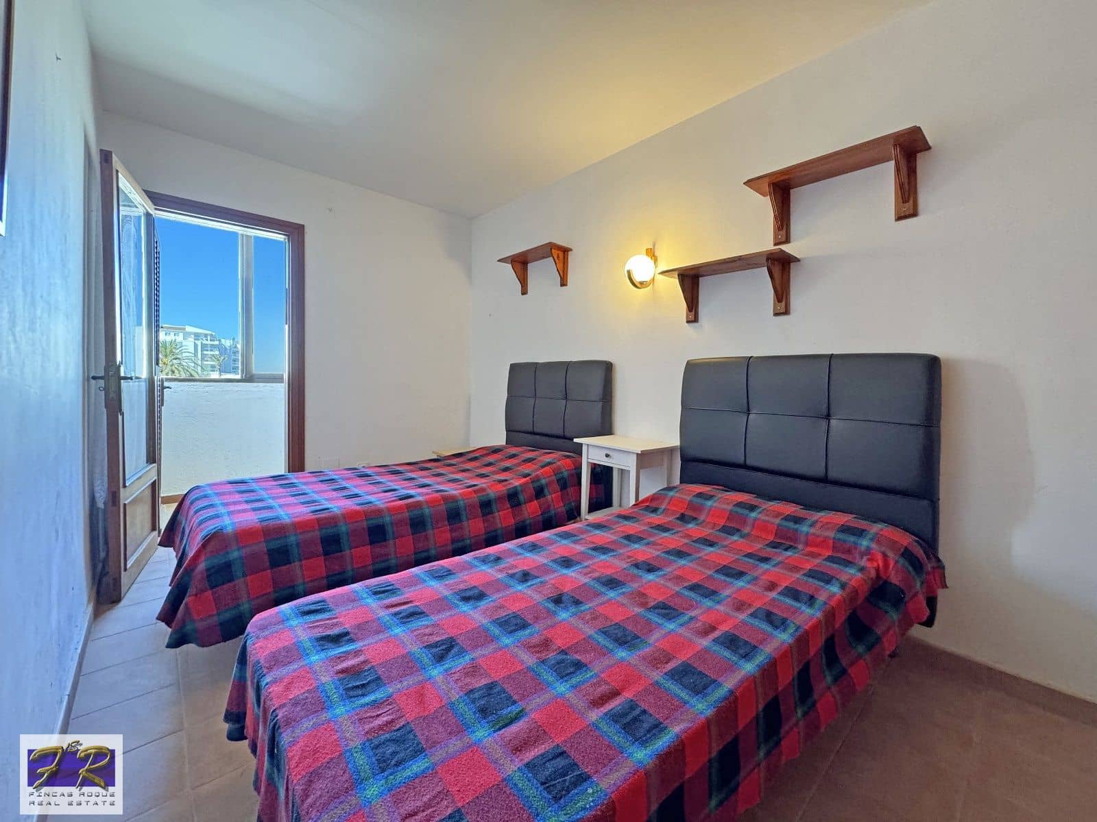 3 soveværelse Lejlighed til salg i Puerto de Alcudia med garage - € 250.000 (Ref: 8565607)