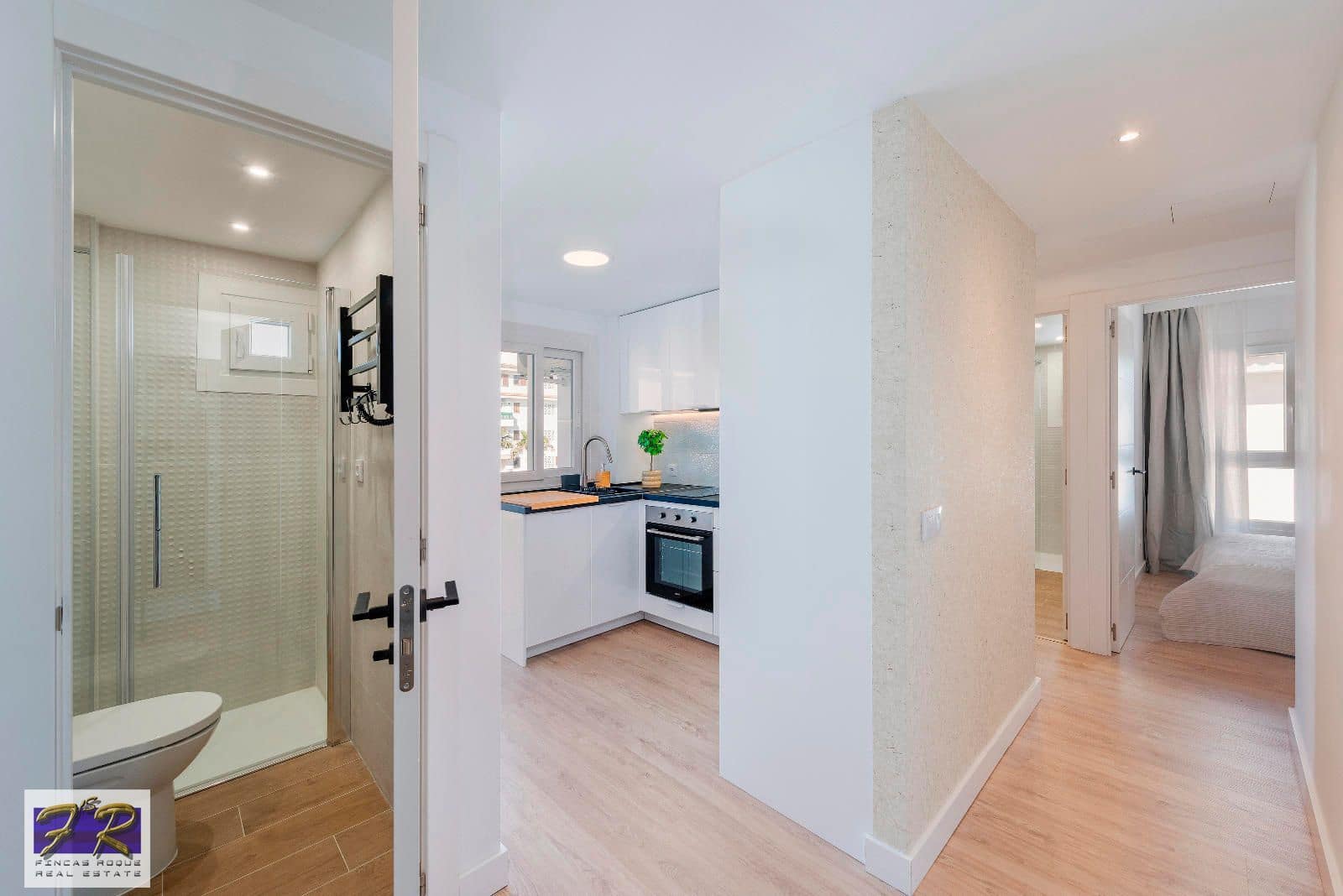 3 slaapkamer Flat te koop in Puerto de Alcudia - € 445.000 (Ref: 8788693)